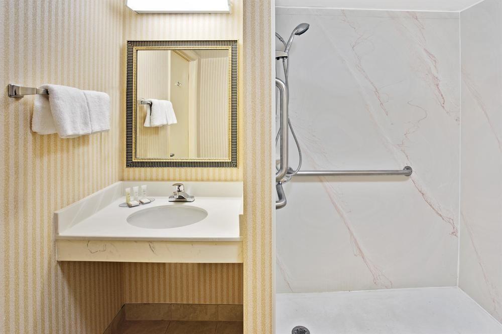 Howard Johnson By Wyndham College Park Exterior foto