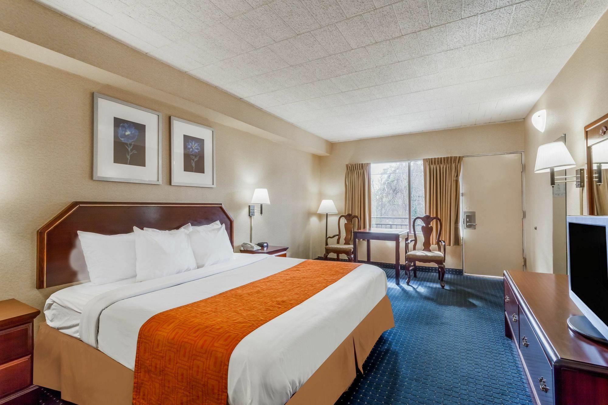 Howard Johnson By Wyndham College Park Exterior foto