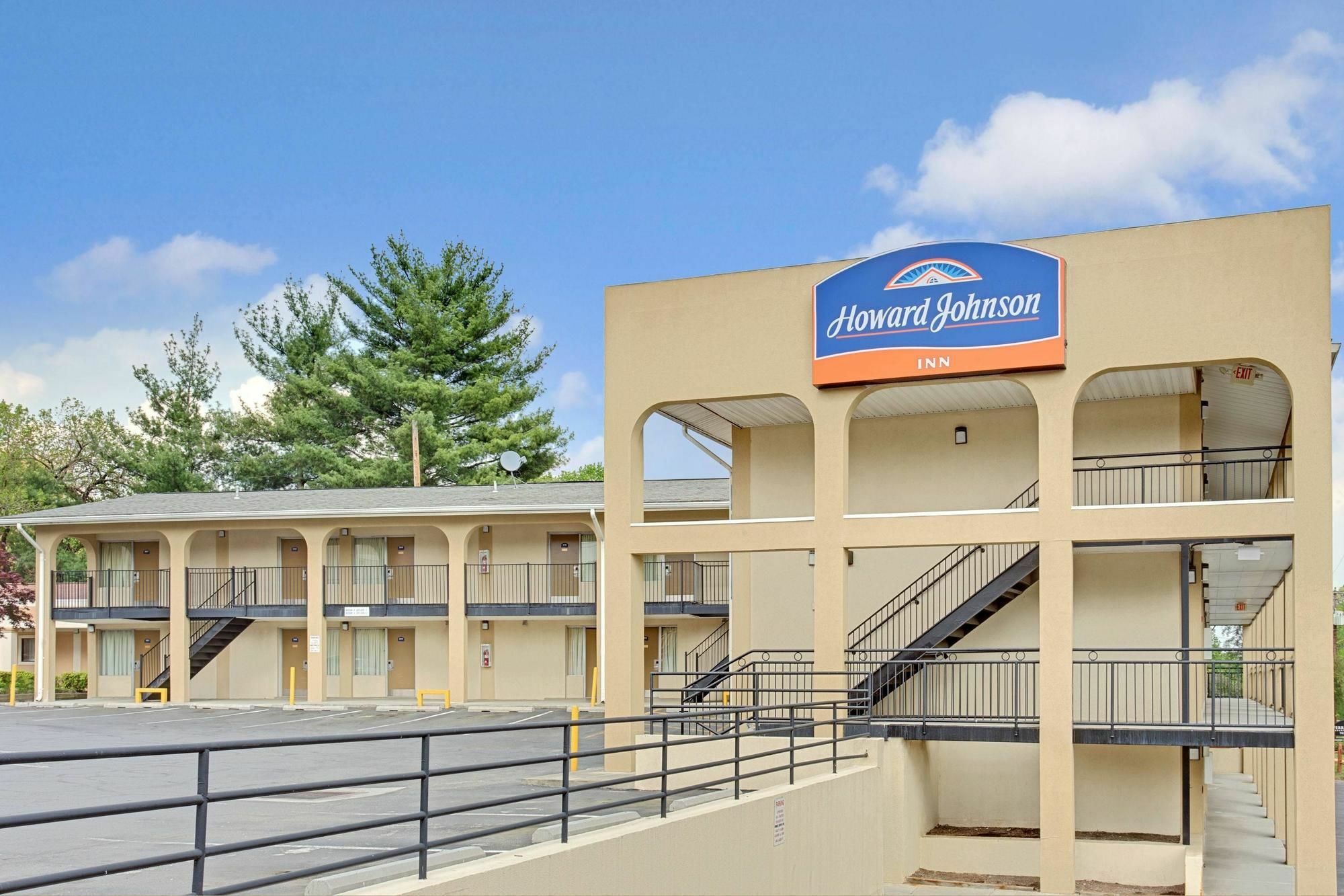 Howard Johnson By Wyndham College Park Exterior foto